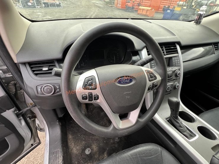 2011-ford-edge-image-23