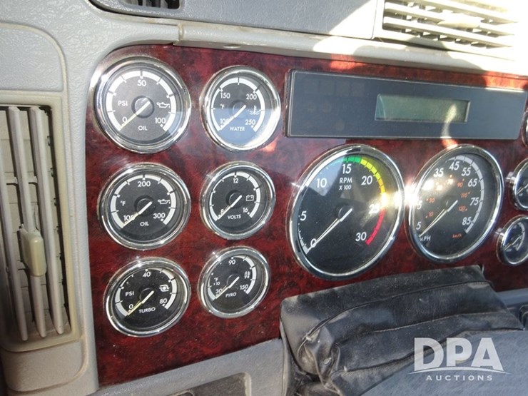 2018-freightliner-coronado-day-cab-glider-truck-(pz13996,-unit-773)-image-100