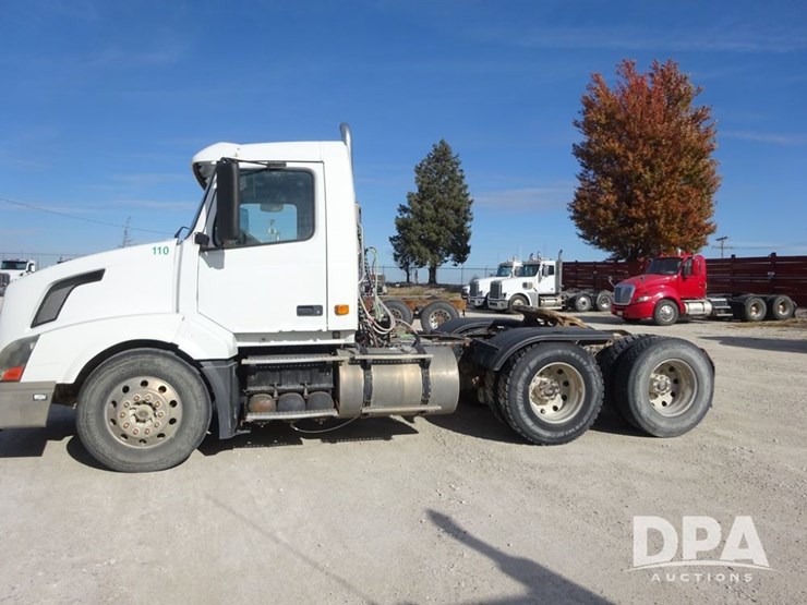 2007-volvo-vnl-day-cab-truck-(pz13987,-unit-110)-image-41
