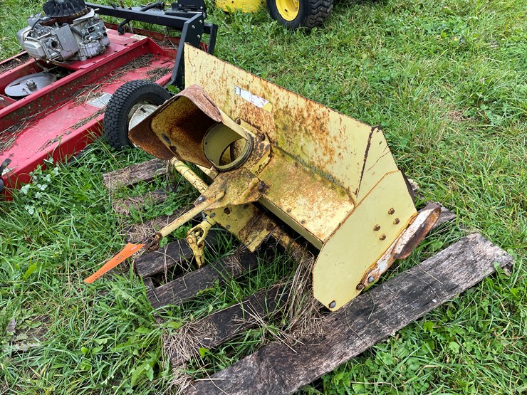 #9621-•-bollens-snow-blower-image-1