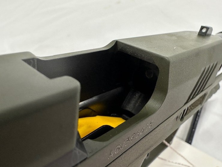 #2025-00062-•-taurus-gx4-pistol-image-38