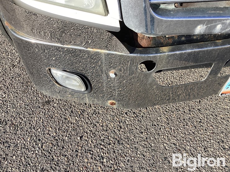 2013-freightliner-cascadia-125-image-17