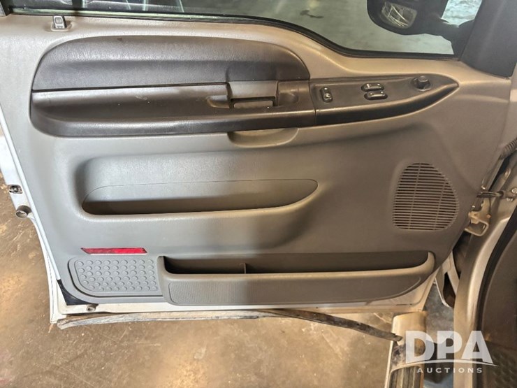 2006-ford-f350-xlt-image-63