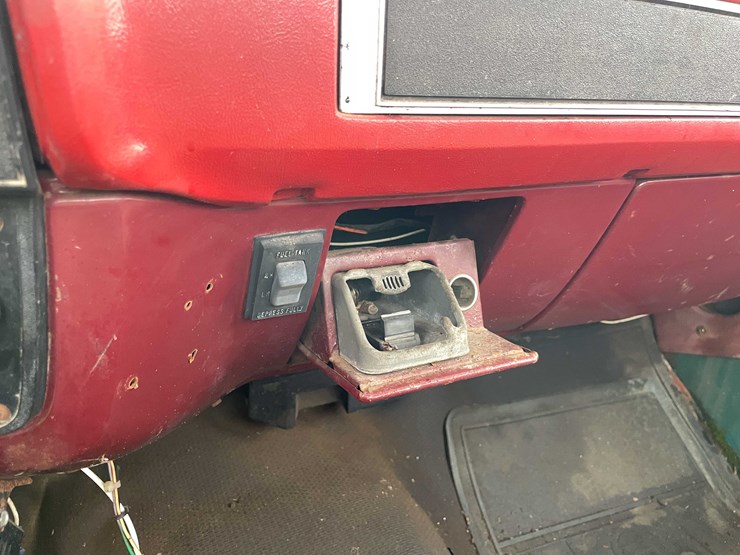 #8043-•-1981-chevy-custom-deluxe-30-truck-(has-wi-title)-image-44