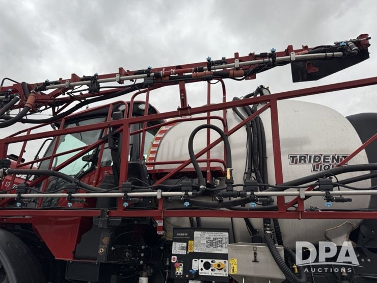 2020-case-ih-trident-5550-image-18