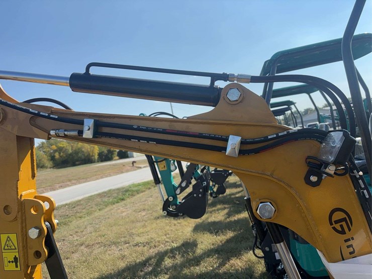 mini-excavator-h12r-image-12