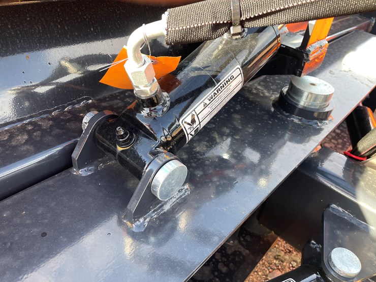 #4053-•-wolverine-84"-dozer-blade-attachment-image-7