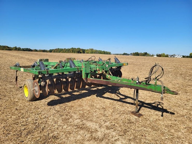 john-deere-714-image-1