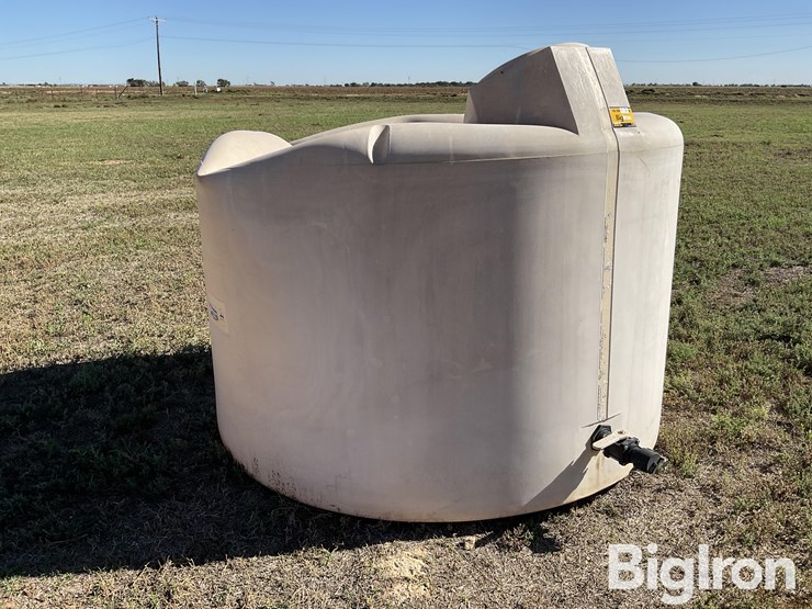 1600-gallon-liquid-fertilizer-poly-tank-image-3