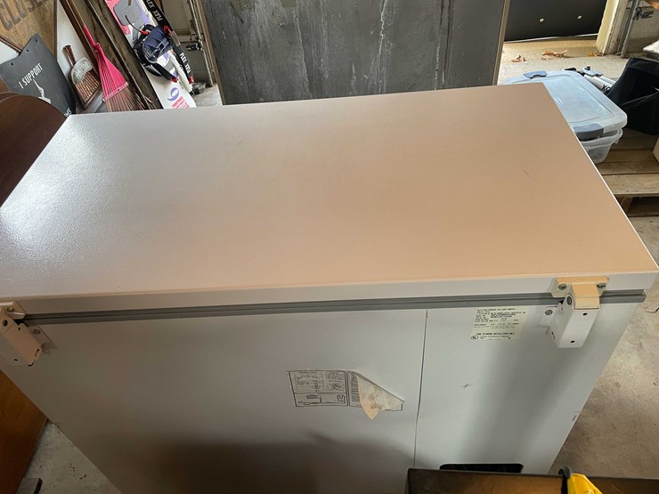 #6619-•-chest-freezer-image-4