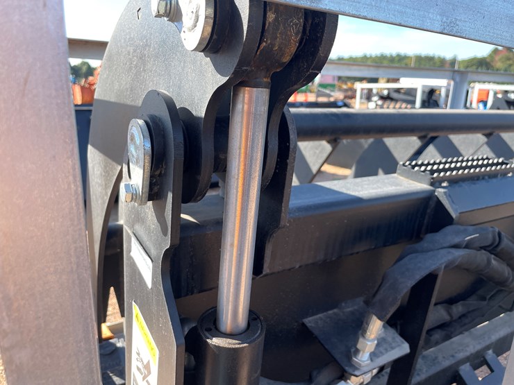 #4103-•-78"-heavy-brush-grapple-bucket-attachment-image-10