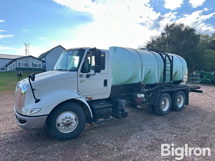 2005-international-8600-image-1