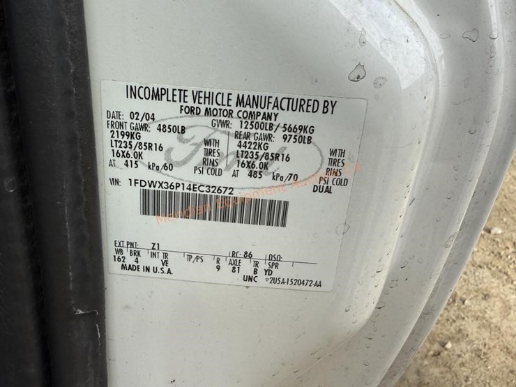 2004-ford-f350-image-42