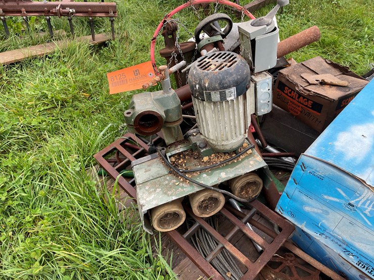 #8125-•-pallet-of-misc-image-9