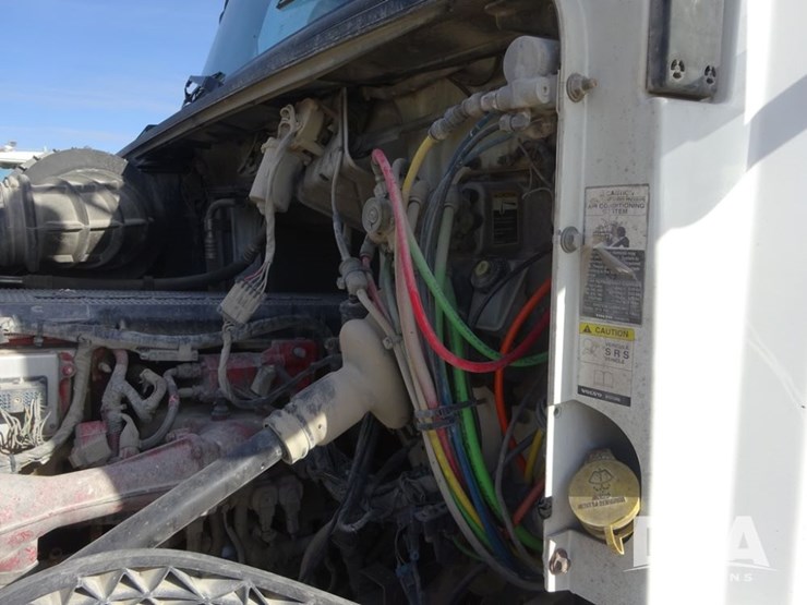 2007-volvo-vnl-day-cab-truck-(pz13987,-unit-110)-image-76