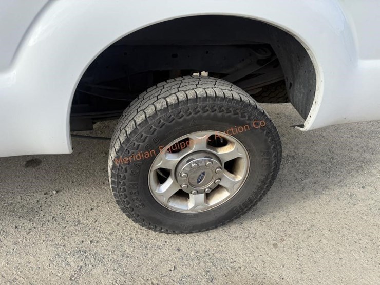 2015-ford-f350-xlt-image-18