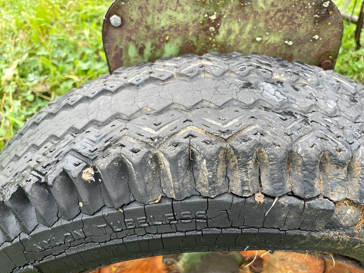 #8031-•-john-deere-hay-rake-image-22