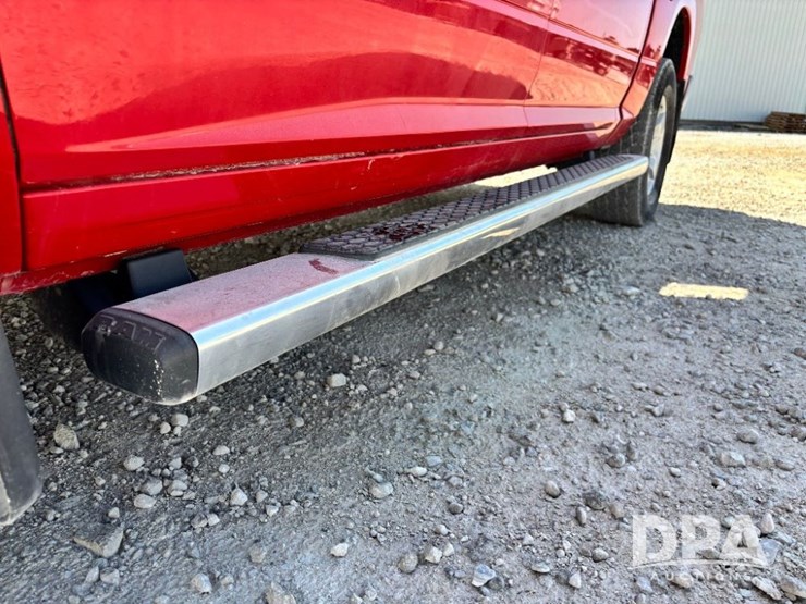 2017-ram-1500-slt-image-21