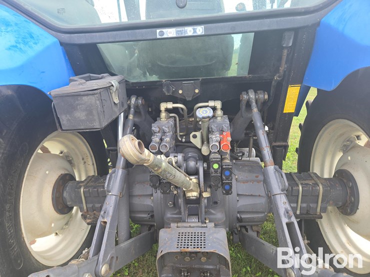 2002-new-holland-ts100-image-14