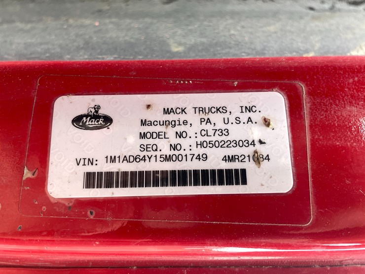 #1000-•-2005-mack-semi-tractor-(has-mi-title)-image-63