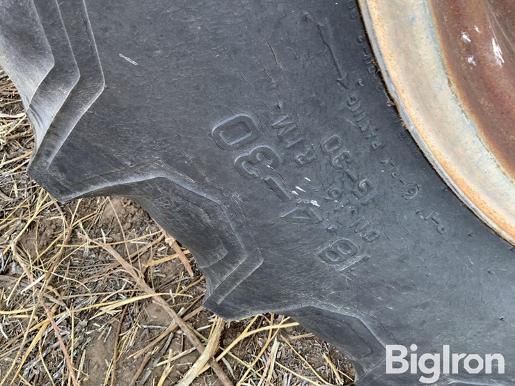 case-la-2wd-tractor-image-18