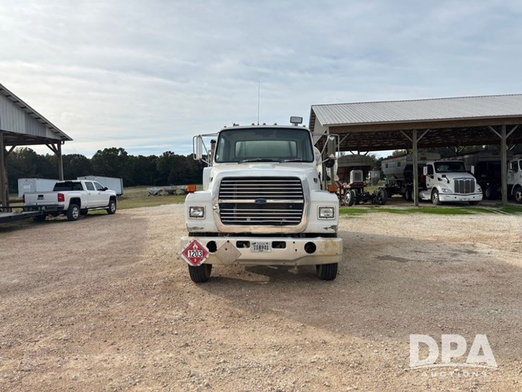 1994-ford-l8000-image-10