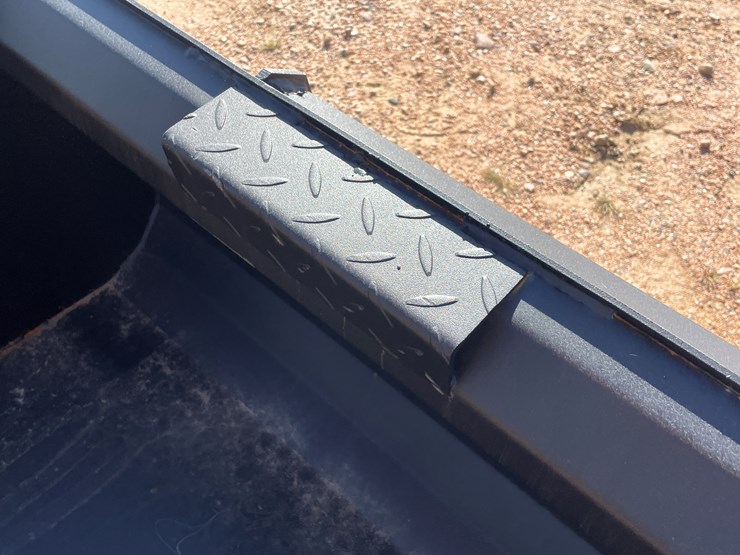 #4106-•-72"-bucket-attachment-image-9