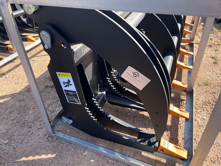 #4103-•-78"-heavy-brush-grapple-bucket-attachment-image-2