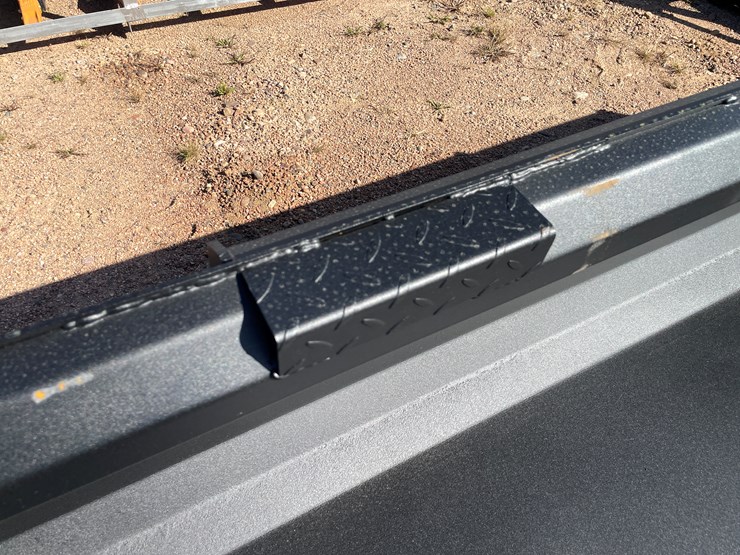 #4104-•-84"-bucket-attachment-image-7