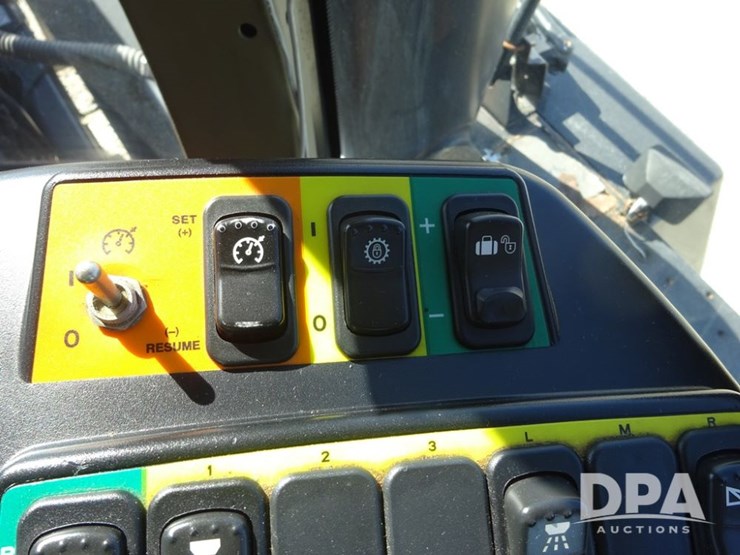 2011-case-ih-titan-4530-image-79