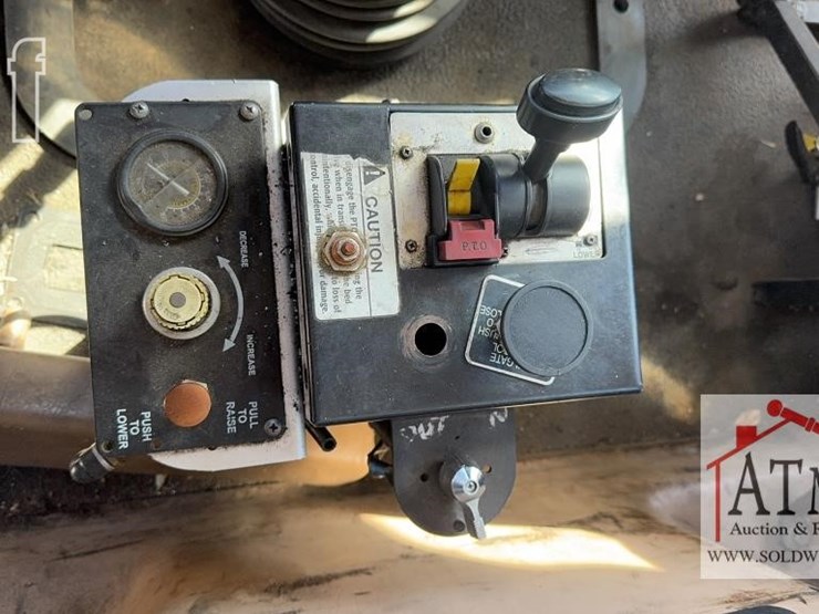 2004-mack-granite-cv713-image-36