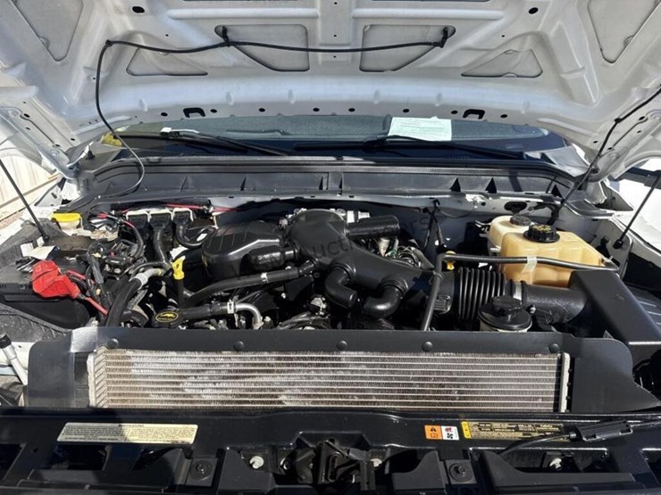 2016-ford-f550-image-15