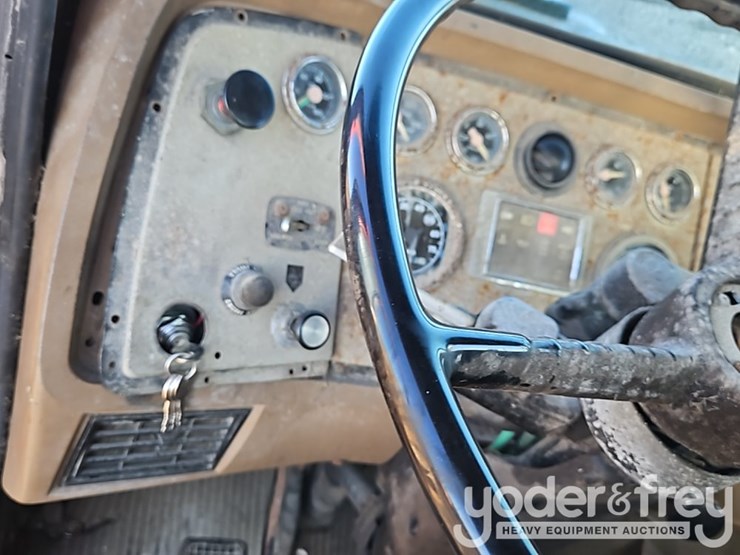 1988-ford-l8000-image-34