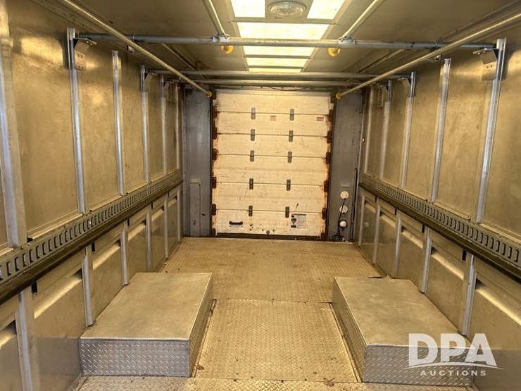 2012-ford-f59-image-37