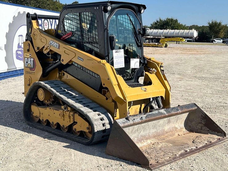 2020-caterpillar-259d3-image-4