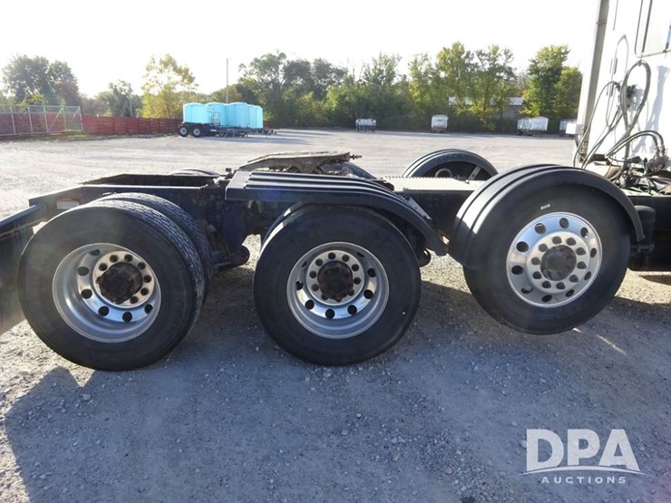 2018-freightliner-coronado-day-cab-glider-truck-(pz13996,-unit-773)-image-40