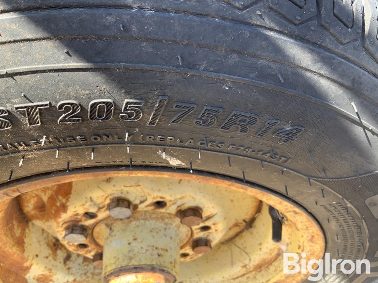 blattner-3-bale-hay-feeder-wagon-image-18