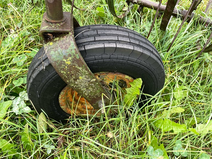 #8031-•-john-deere-hay-rake-image-15