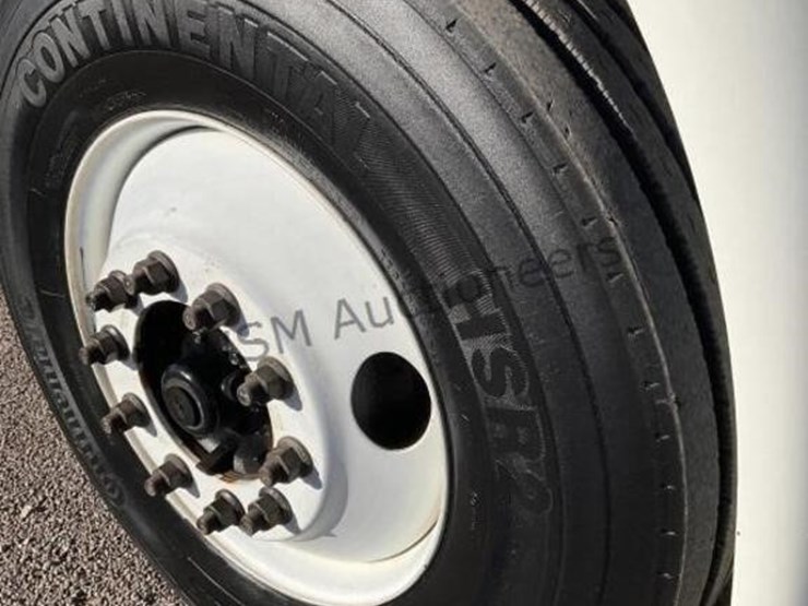 2014-international-4300lp-spray-truck-image-9