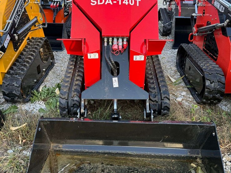 agt-sda-140t-mini-track-loader-image-2