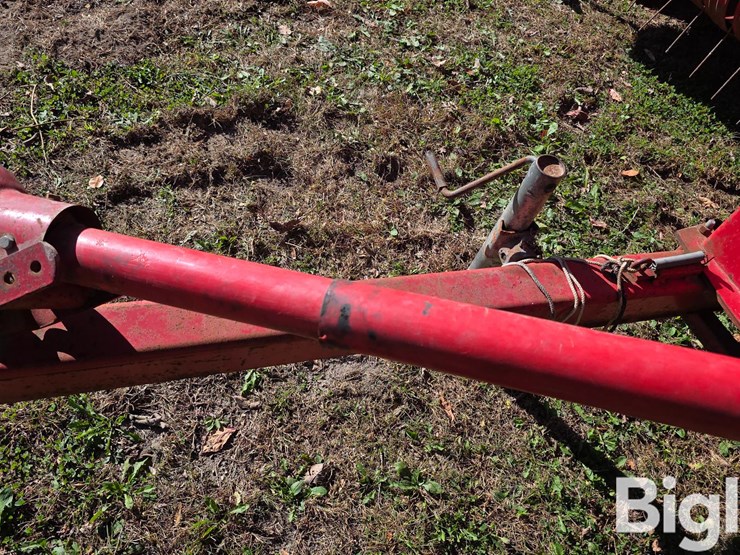 massey-ferguson-12-image-11