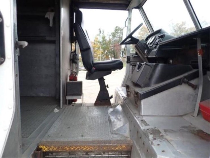 2008-freightliner-mt55-image-31