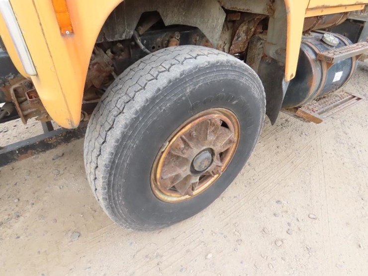 1996-ford-l9000-image-32