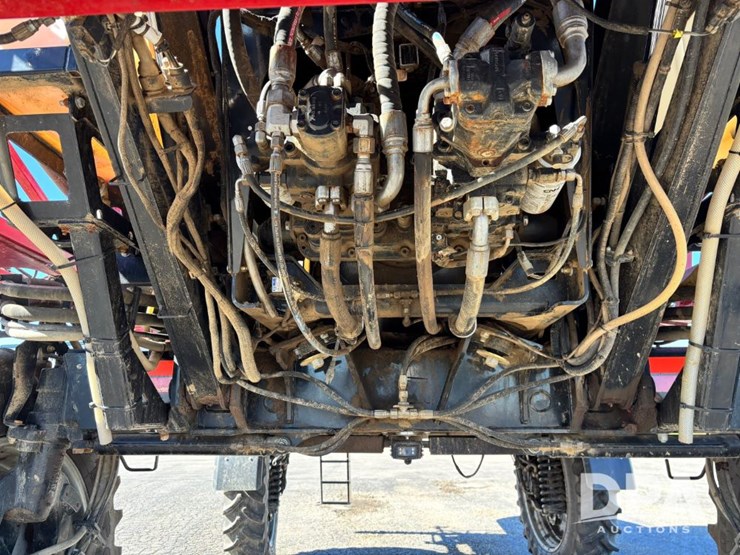 2020-case-ih-patriot-4440-image-41