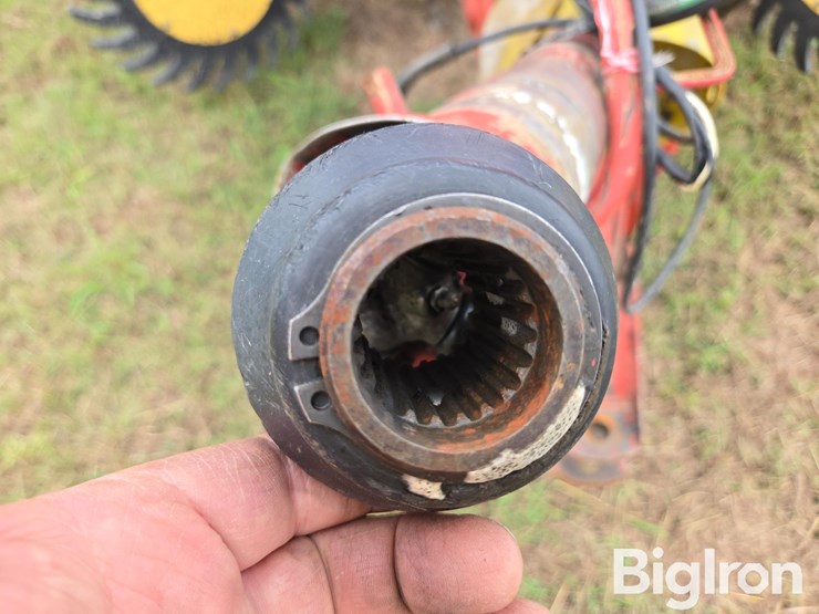 new-holland-660-image-9