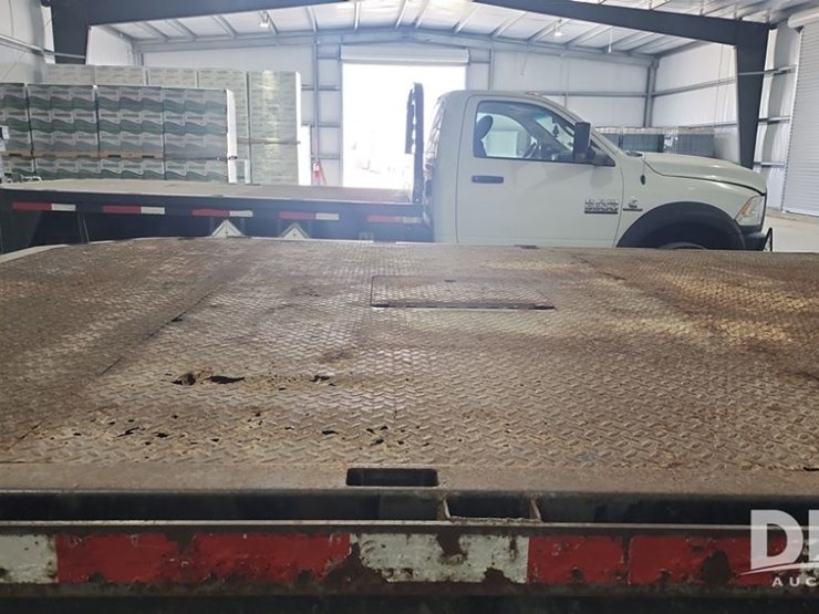 2015-dodge-ram-5500-image-16