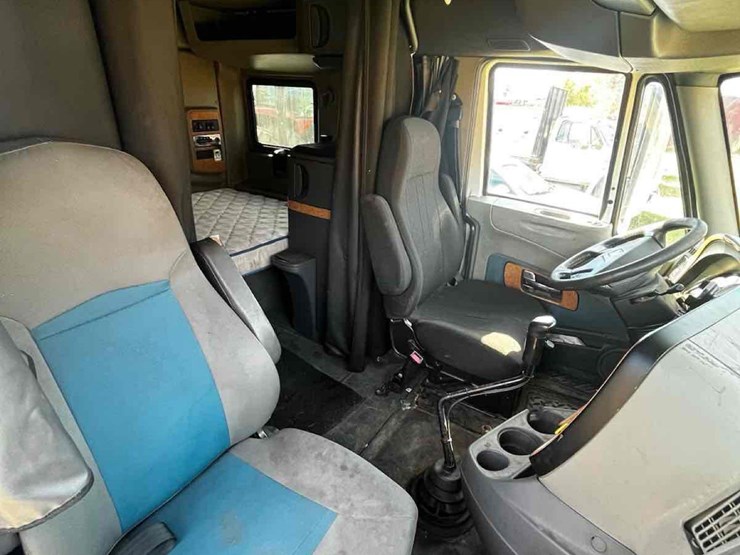 2016-international-prostar-image-12