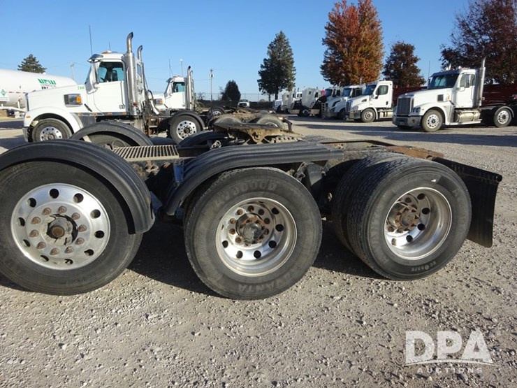 2018-freightliner-coronado-day-cab-glider-truck-(pz13996,-unit-773)-image-45