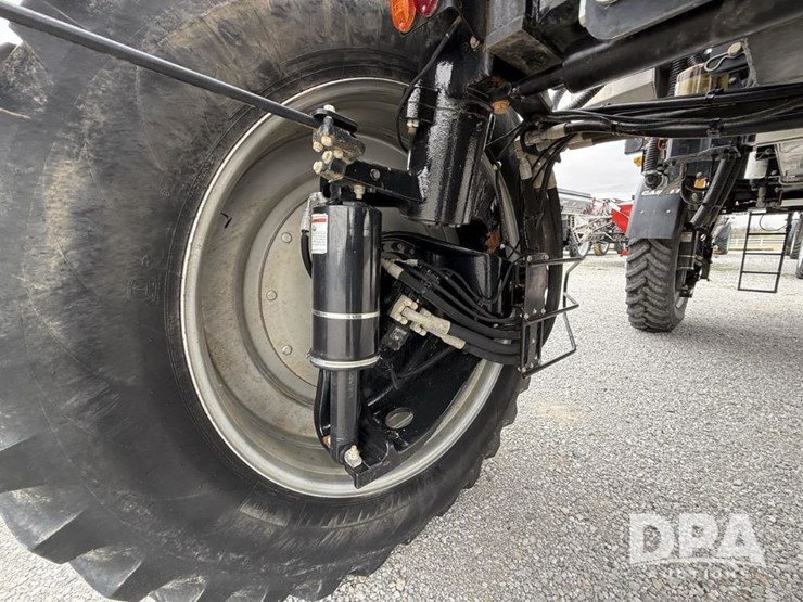 2020-case-ih-trident-5550-image-13