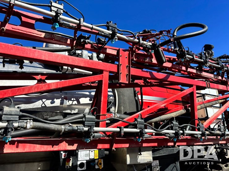 2020-case-ih-patriot-4440-image-75